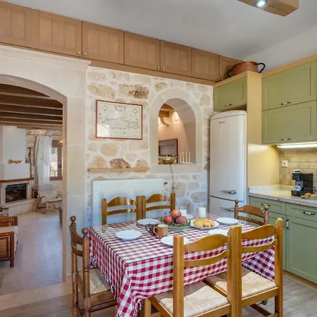 Koupos Villa *